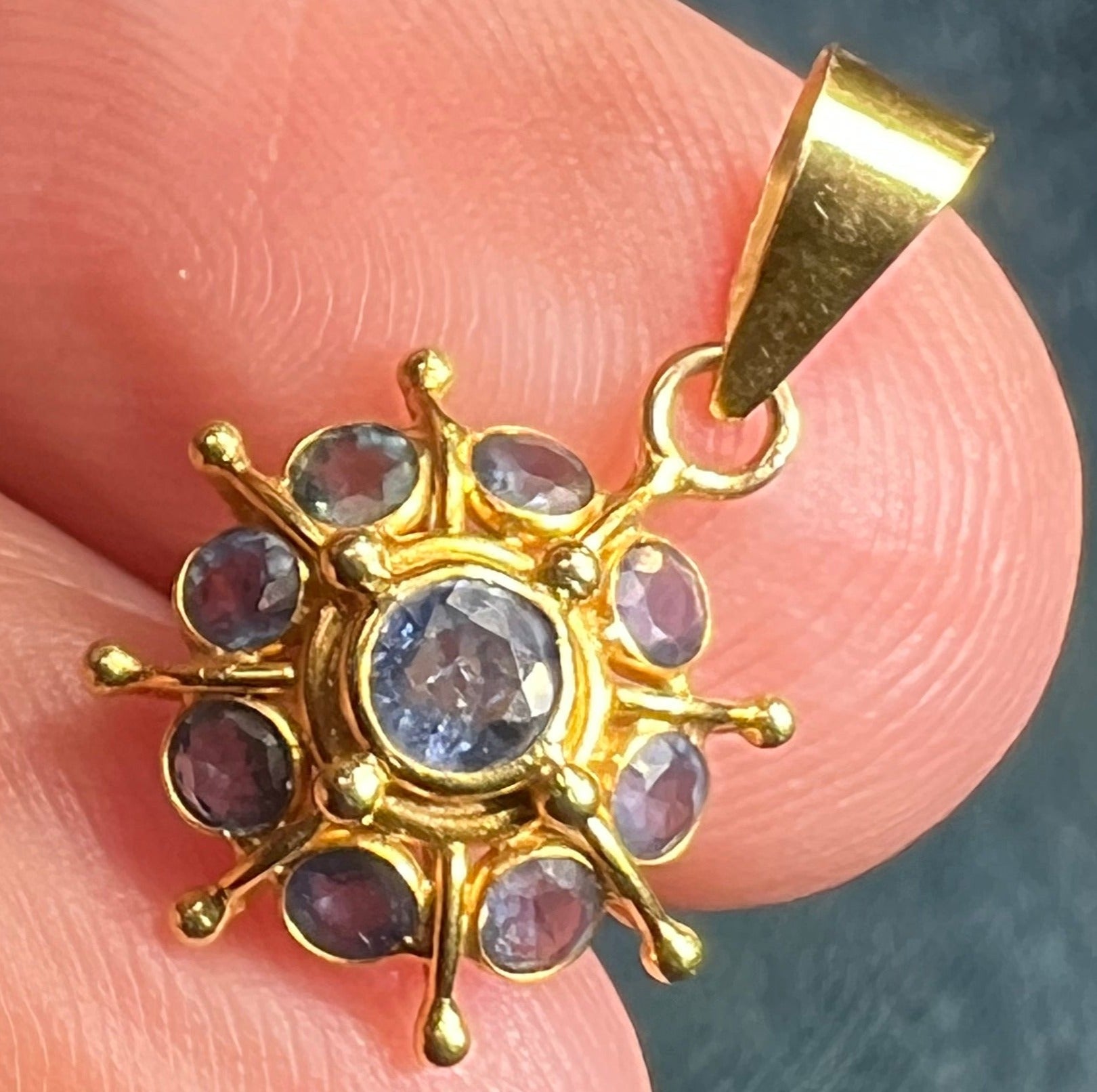 18k Yellow Gold Ceylon Blue Sapphire Sun-Burst Pendant. Tiny!