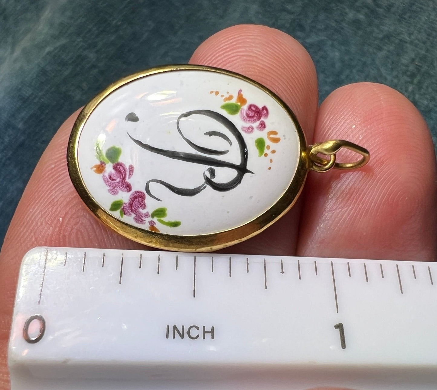 18k Yellow Gold Italy Hand-Painted Roses "R" Initial Pendant. Antique