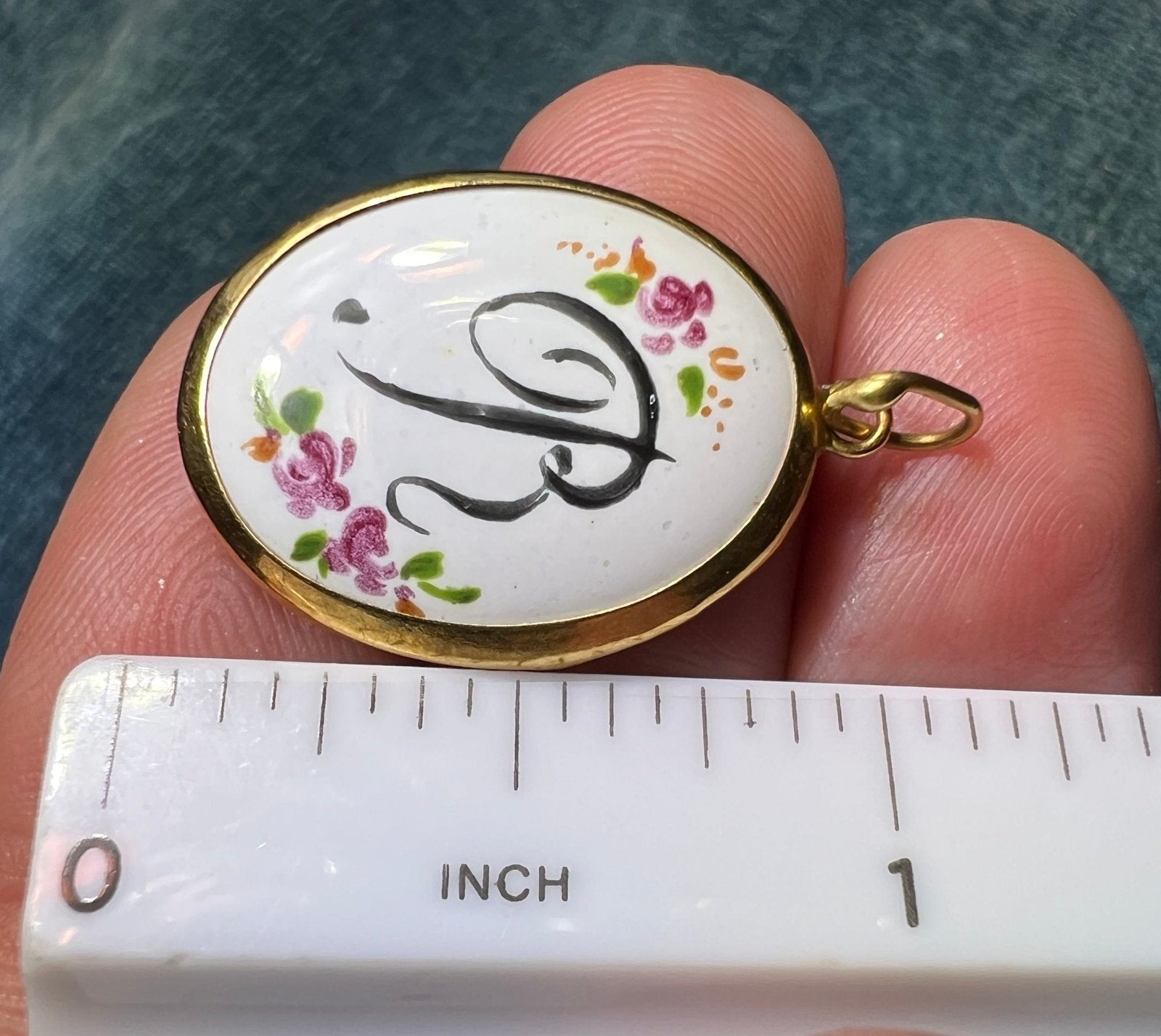 18k Yellow Gold Italy Hand-Painted Roses "R" Initial Pendant. Antique