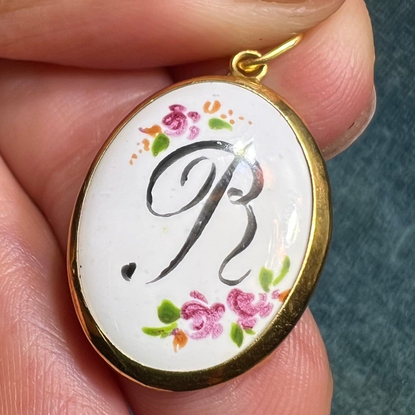 18k Yellow Gold Italy Hand-Painted Roses "R" Initial Pendant. Antique
