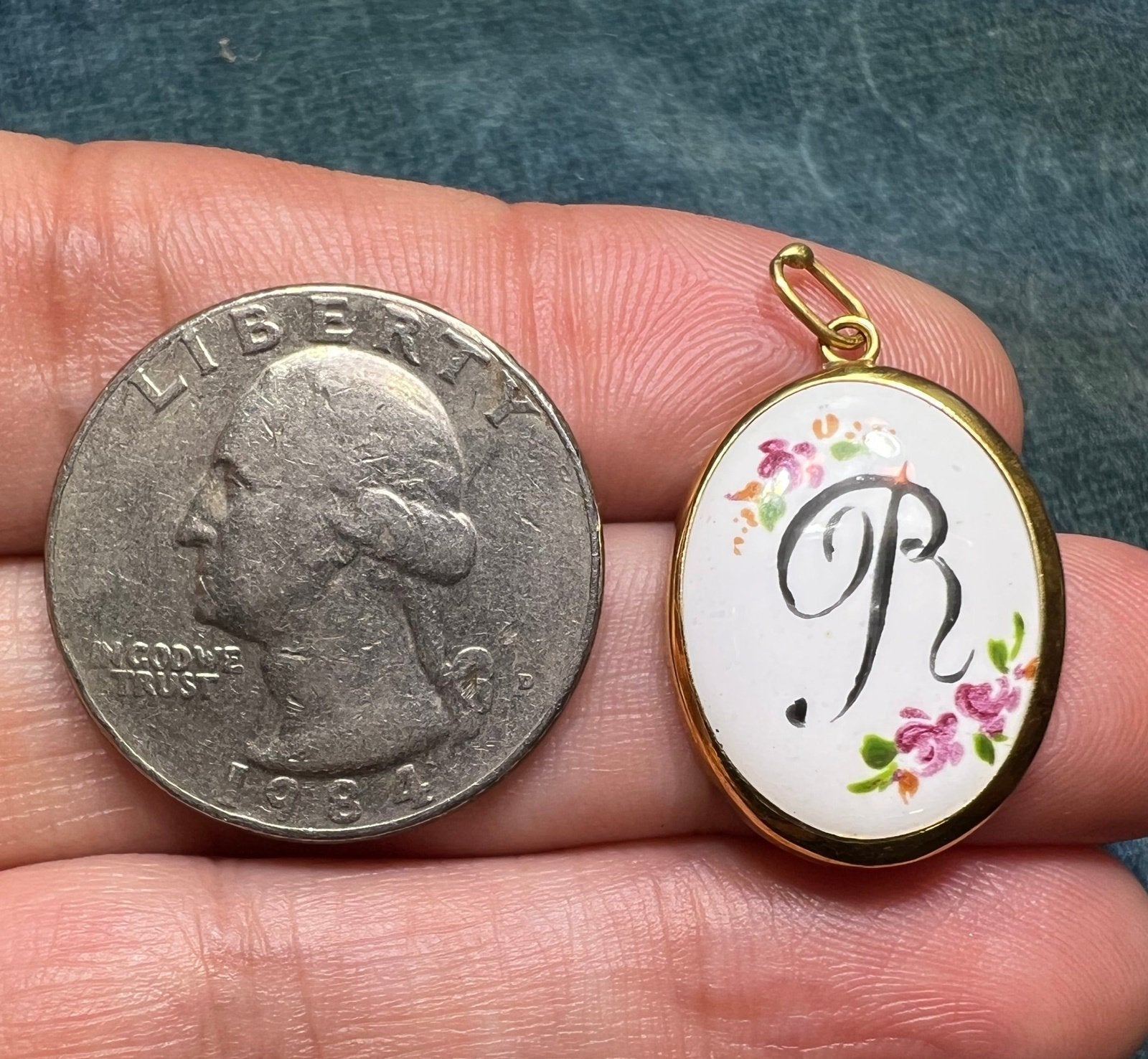 18k Yellow Gold Italy Hand-Painted Roses "R" Initial Pendant. Antique