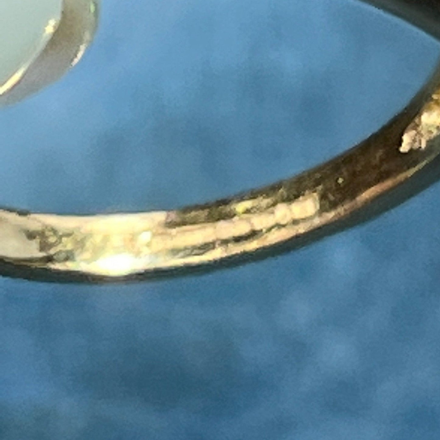 9k - 10k Yellow Gold 2.5 TCW Iolite Cabochon Ring Band