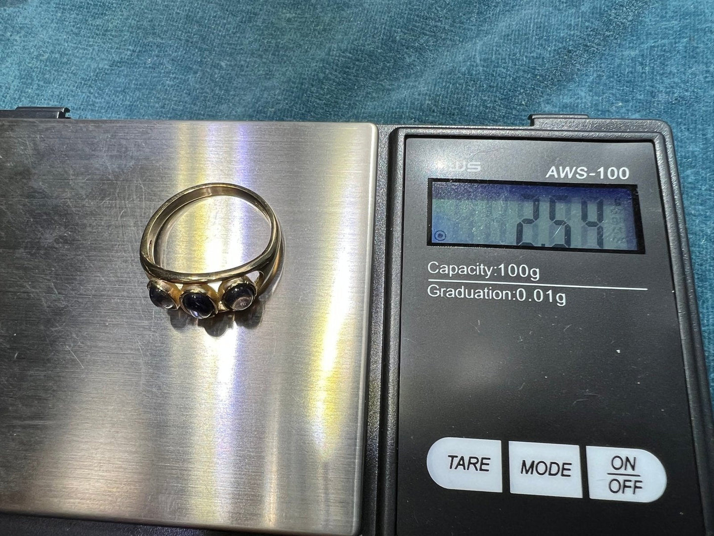 9k - 10k Yellow Gold 2.5 TCW Iolite Cabochon Ring Band