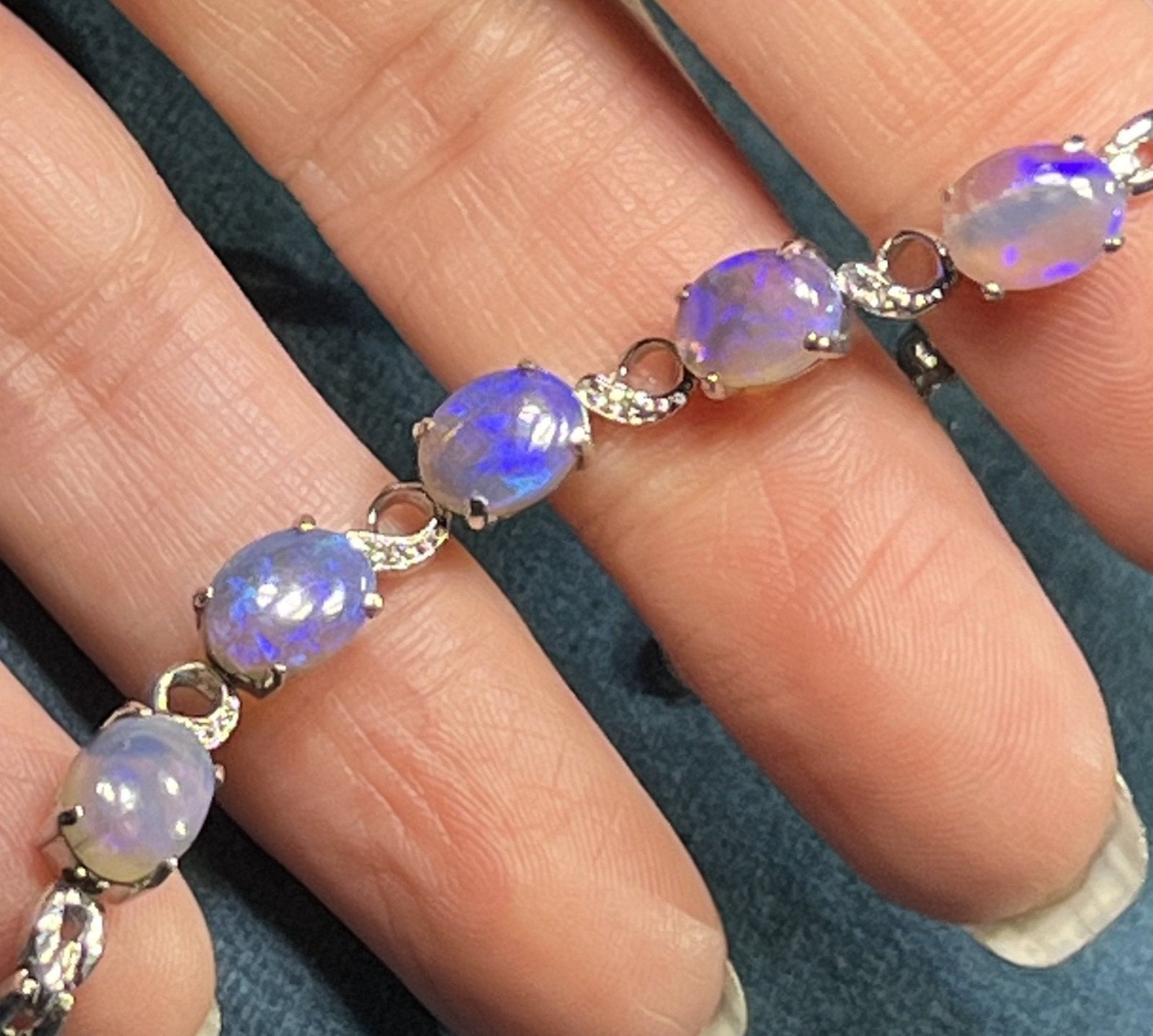 Australian 5 TCW Lavender Jelly Opal Bracelet in 925. **VIDEO"