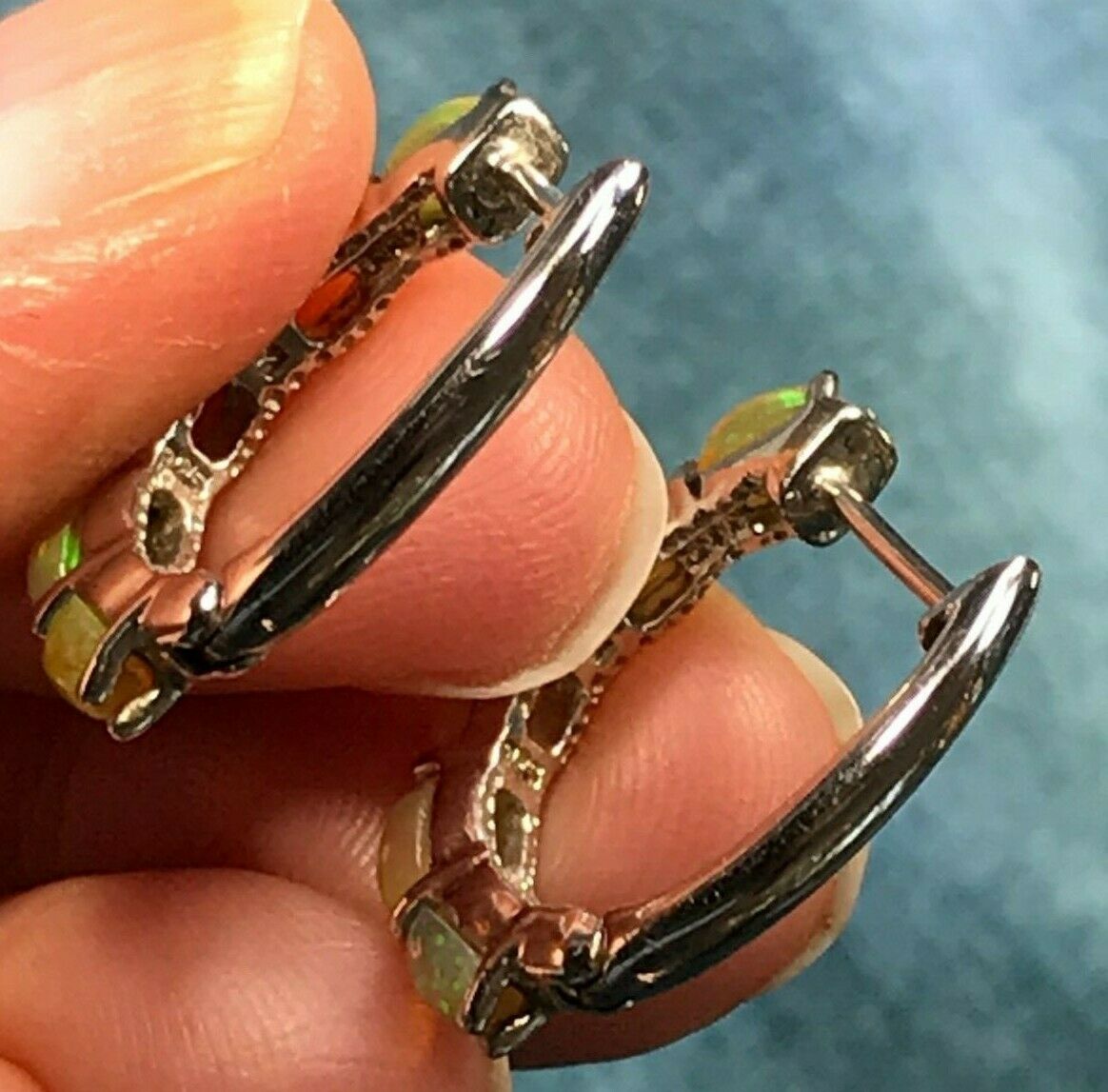 Ethiopian Welo Jelly Opal Huggies Hoop Earrings. 3/4"