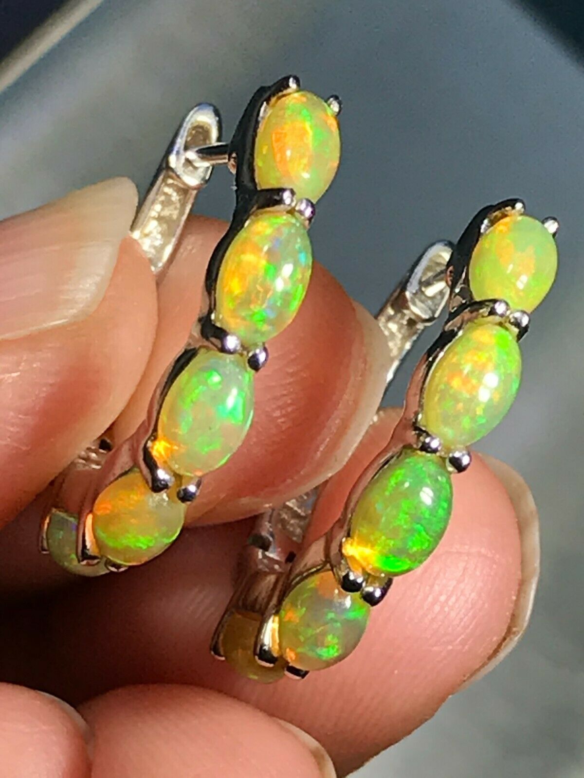 Ethiopian Welo Jelly Opal Huggies Hoop Earrings. 3/4"
