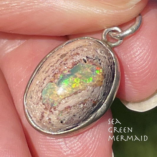 Mexican Jelly Boulder Cantera Opal Pendant in 925. NEON ***VIDEO**